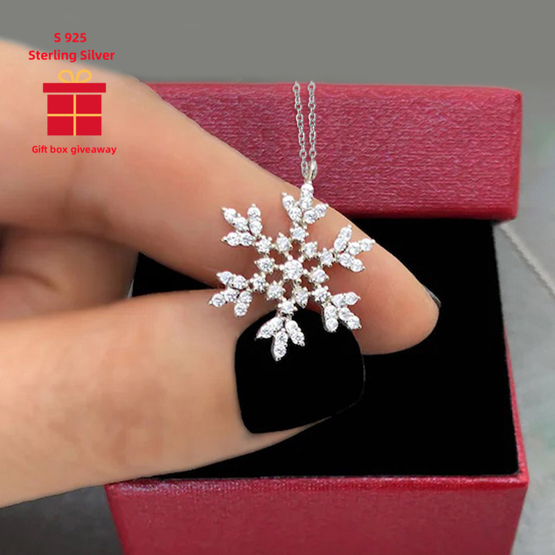 A 925 Silver Snowflake Necklace, Elegant And Exquisite, Ladies' Necklace, Fashionable Women, , Suitable For , Birthday Gift, Christmas Gift, Exquisite Gift For Friends, Gift Box For Gifting
A 925 Silver Snowflake Necklace, Elegant And Exquisite, Ladies' Necklace, Fashionable Women, , Suitable For , Birthday Gift, Christmas Gift, Exquisite Gift For Friends, Gift Box For Gifting