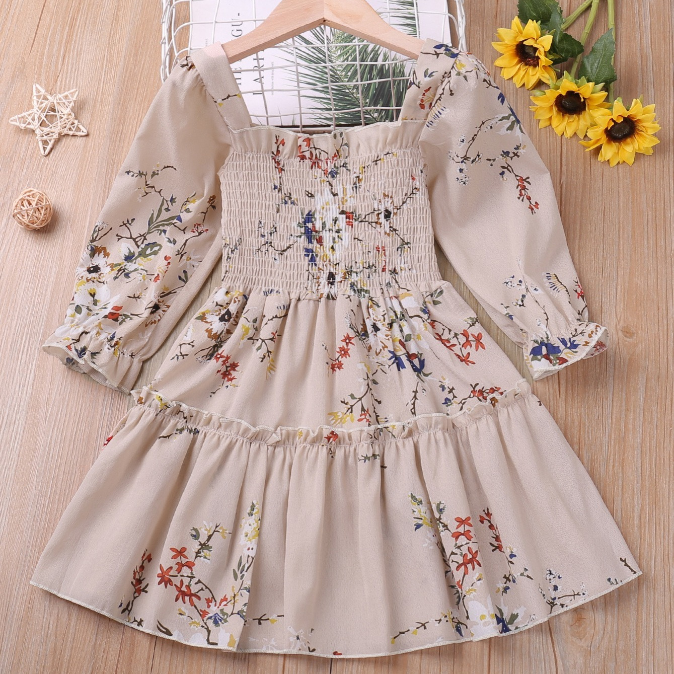 Girls' Shirred Flowers Print Long Sleeve Dress Kids Party Holiday Dress Summer Casual A Line Dresses
Girls' Shirred Flowers Print Long Sleeve Dress Kids Party Holiday Dress Summer Casual A Line Dresses