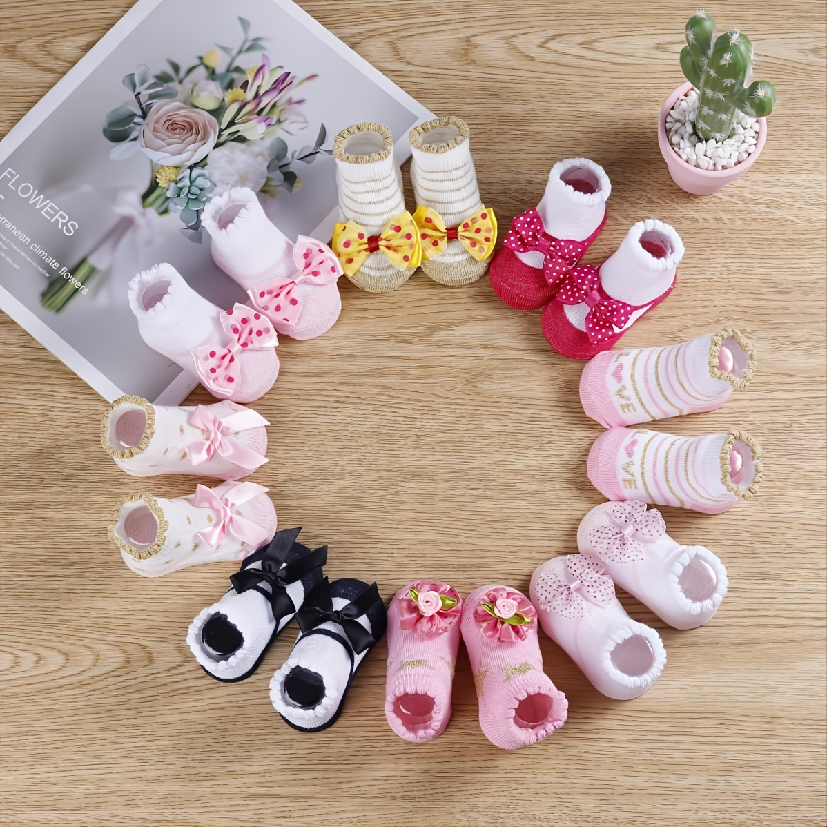 1 Pair Of Baby's Cotton Blend Fashion Cute Pattern Low-cut Socks, Comfy Breathable Princess Style Thin Socks For Spring And Summer
1 Pair Of Baby's Cotton Blend Fashion Cute Pattern Low-cut Socks, Comfy Breathable Princess Style Thin Socks For Spring And Summer
