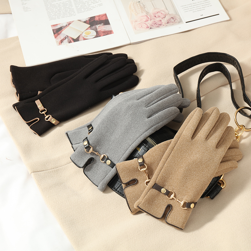 Gants d'hiver chauds pour femmes avec doigts pour écran tactile, doublure en coupe-vent
Gants d'hiver chauds pour femmes avec doigts pour écran tactile, doublure en coupe-vent