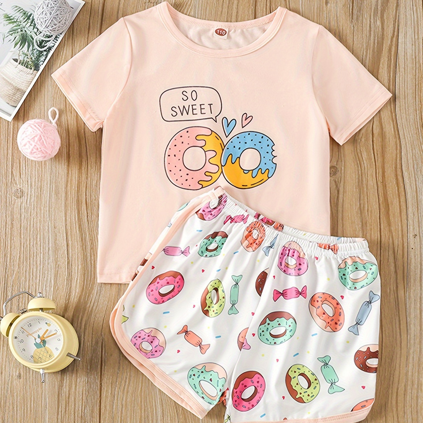 2pcs Baby Girls Round Neck T-shirt Heart Donut Print Tee Top & Snacks Print Shorts Set Summer Clothes
2pcs Baby Girls Round Neck T-shirt Heart Donut Print Tee Top & Snacks Print Shorts Set Summer Clothes