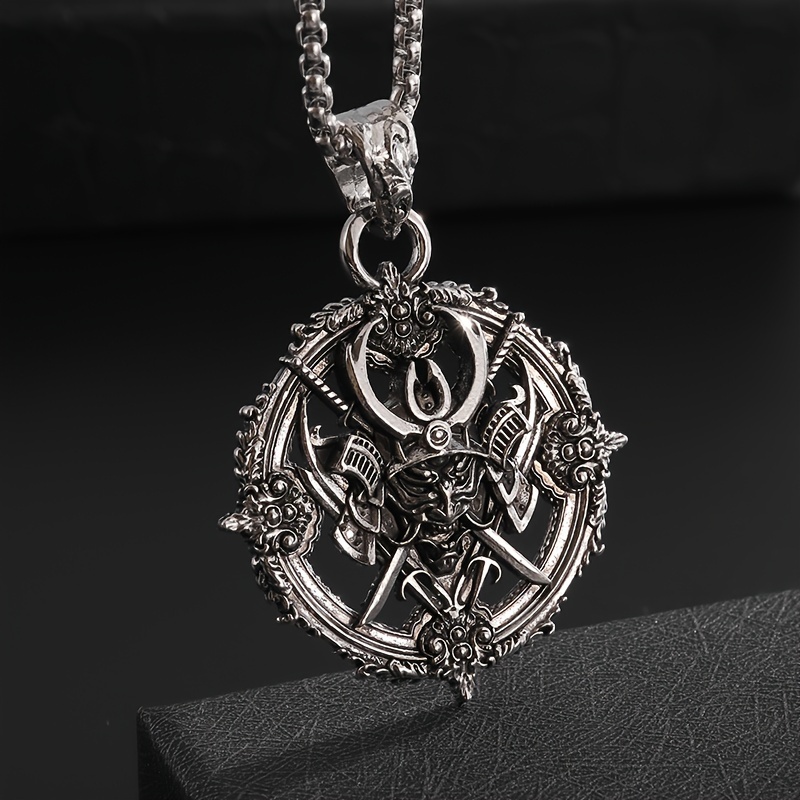1pc New Retro Exquisite Compass Warrior Avatar Demon Warrior Pendant Necklace Men's Unique Domineering Casual Daily Jewelry Necklace
1pc New Retro Exquisite Compass Warrior Avatar Demon Warrior Pendant Necklace Men's Unique Domineering Casual Daily Jewelry Necklace