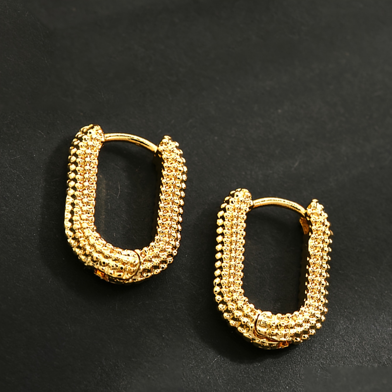 Exquisite U Shaped Hoop Earrings Copper Jewelry Vintage Simple Style Female Earrings For Daily Party
Exquisite U Shaped Hoop Earrings Copper Jewelry Vintage Simple Style Female Earrings For Daily Party