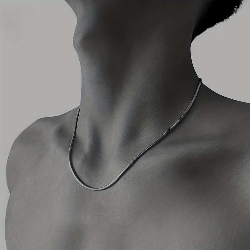 A Stylish And Trendy Silvery Stainless Steel Necklace For Men, With A Minimalist Design Inspired By Hip-hop Punk Style, Perfect As A Fashionable And Popular Jewelry Gift For Parties.
A Stylish And Trendy Silvery Stainless Steel Necklace For Men, With A Minimalist Design Inspired By Hip-hop Punk Style, Perfect As A Fashionable And Popular Jewelry Gift For Parties.