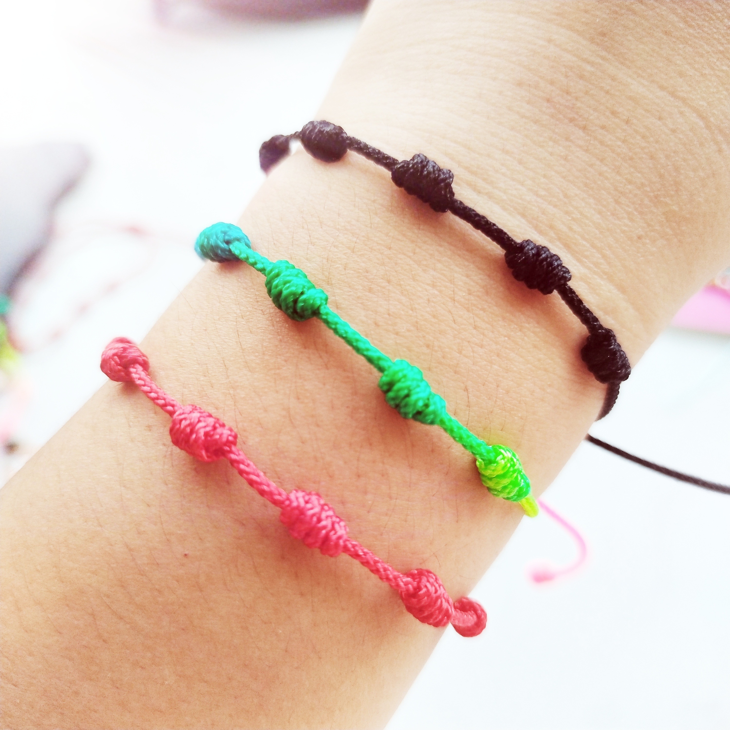 Classic Seven-knot Lucky Bracelet Handmade Weaving Simple Knotting Adjustable Size Couple Bracelet
Classic Seven-knot Lucky Bracelet Handmade Weaving Simple Knotting Adjustable Size Couple Bracelet