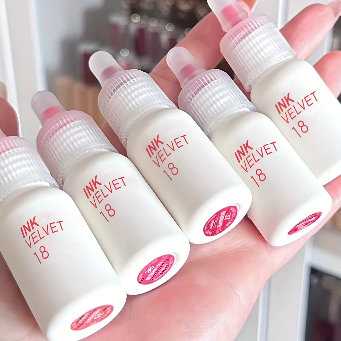 White Marshmallow Little Bottle Lip Glaze Water Light Mirror Moisturizing Color Rendering Long-lasting Not Sticky Cup Lipstick
White Marshmallow Little Bottle Lip Glaze Water Light Mirror Moisturizing Color Rendering Long-lasting Not Sticky Cup Lipstick