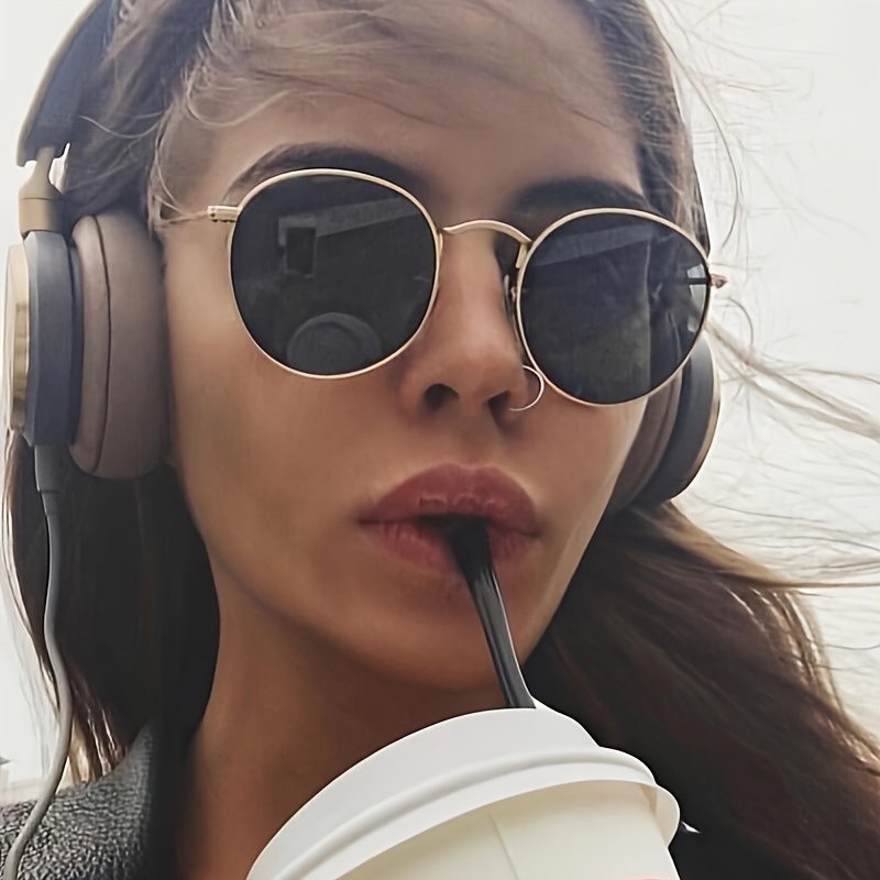 Retro Round For Women Men Punk Fashion Metal Frame Decorative Shades Props For Beach Party Travel Fashion Glasses
Retro Round For Women Men Punk Fashion Metal Frame Decorative Shades Props For Beach Party Travel Fashion Glasses