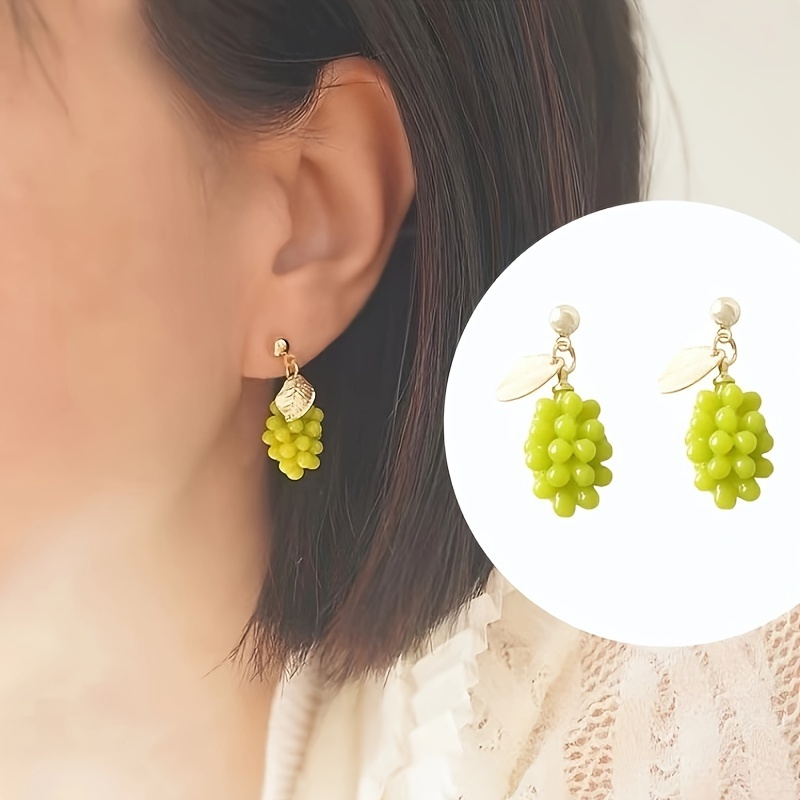 Cute Grape Stud Earrings, Fruit Earrings, Ear Jewelry For Women, Party Jewelry, Holiday Birthday Christmas Halloween Gift For Women Mom Family Friends
Cute Grape Stud Earrings, Fruit Earrings, Ear Jewelry For Women, Party Jewelry, Holiday Birthday Christmas Halloween Gift For Women Mom Family Friends