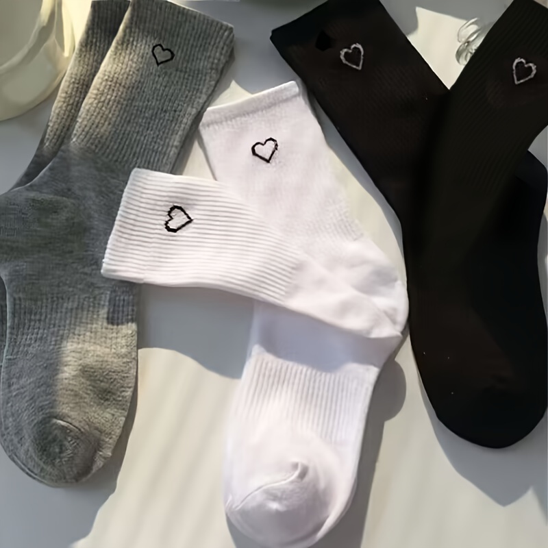 3 Pairs Heart Print Socks, Comfy & Breathable Mid Tube Socks, Women's Stockings & Hosiery
3 Pairs Heart Print Socks, Comfy & Breathable Mid Tube Socks, Women's Stockings & Hosiery
