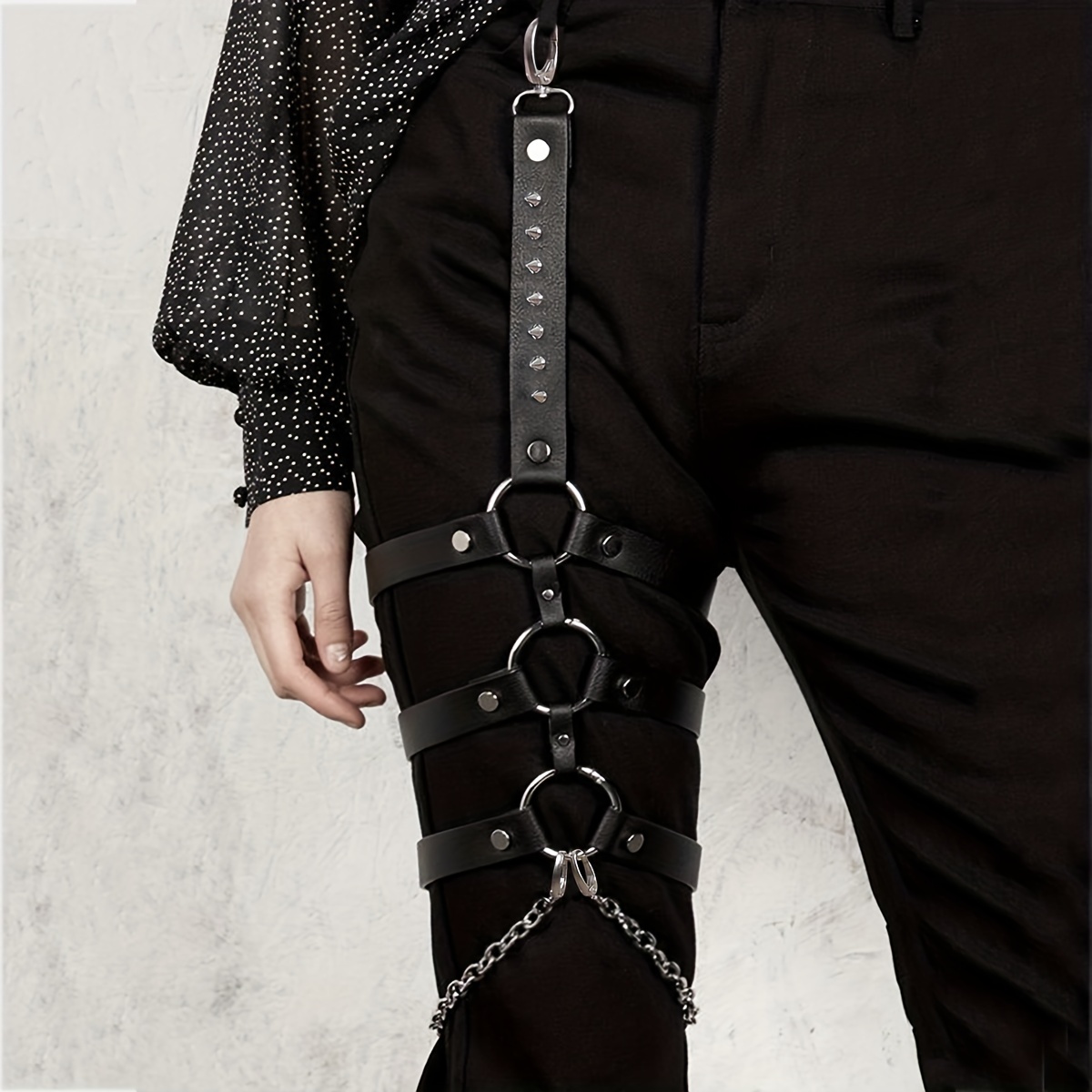 Punk Layered Leg Garter Belt Studded Harness Adjustable Hollow Out Waistband Pu Thigh Chain For Women
Punk Layered Leg Garter Belt Studded Harness Adjustable Hollow Out Waistband Pu Thigh Chain For Women