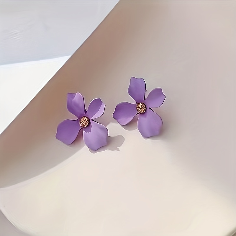1pair Purple Flower Stud Earrings Alloy Earrings Elegant Style Jewelry Trendy Gift For Women
1pair Purple Flower Stud Earrings Alloy Earrings Elegant Style Jewelry Trendy Gift For Women