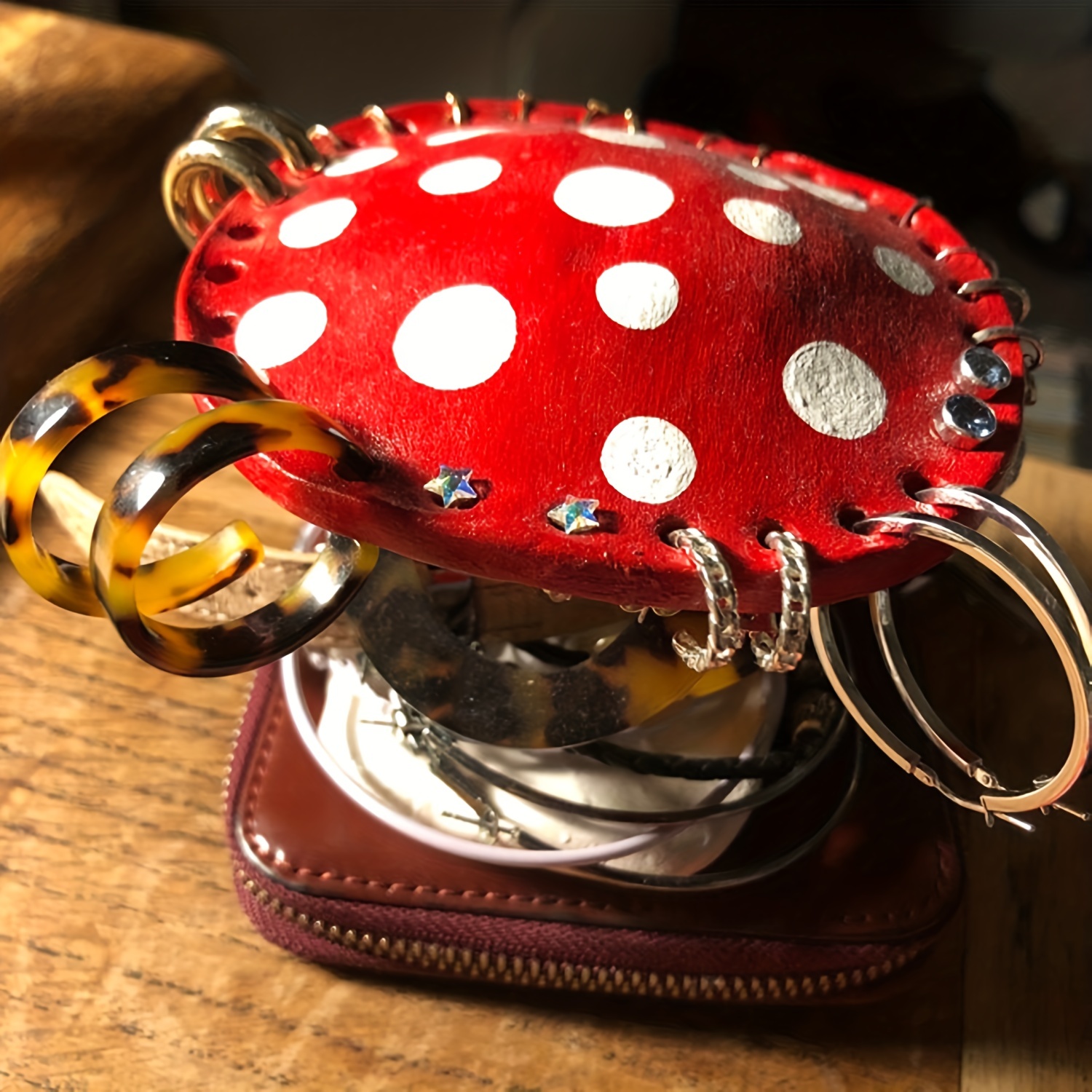 1pc Mushroom Earring Holder Desktop Decoration Creative Fashion Mushroom Model Garden Decoration Household Simple Jewelry Holder
1pc Mushroom Earring Holder Desktop Decoration Creative Fashion Mushroom Model Garden Decoration Household Simple Jewelry Holder