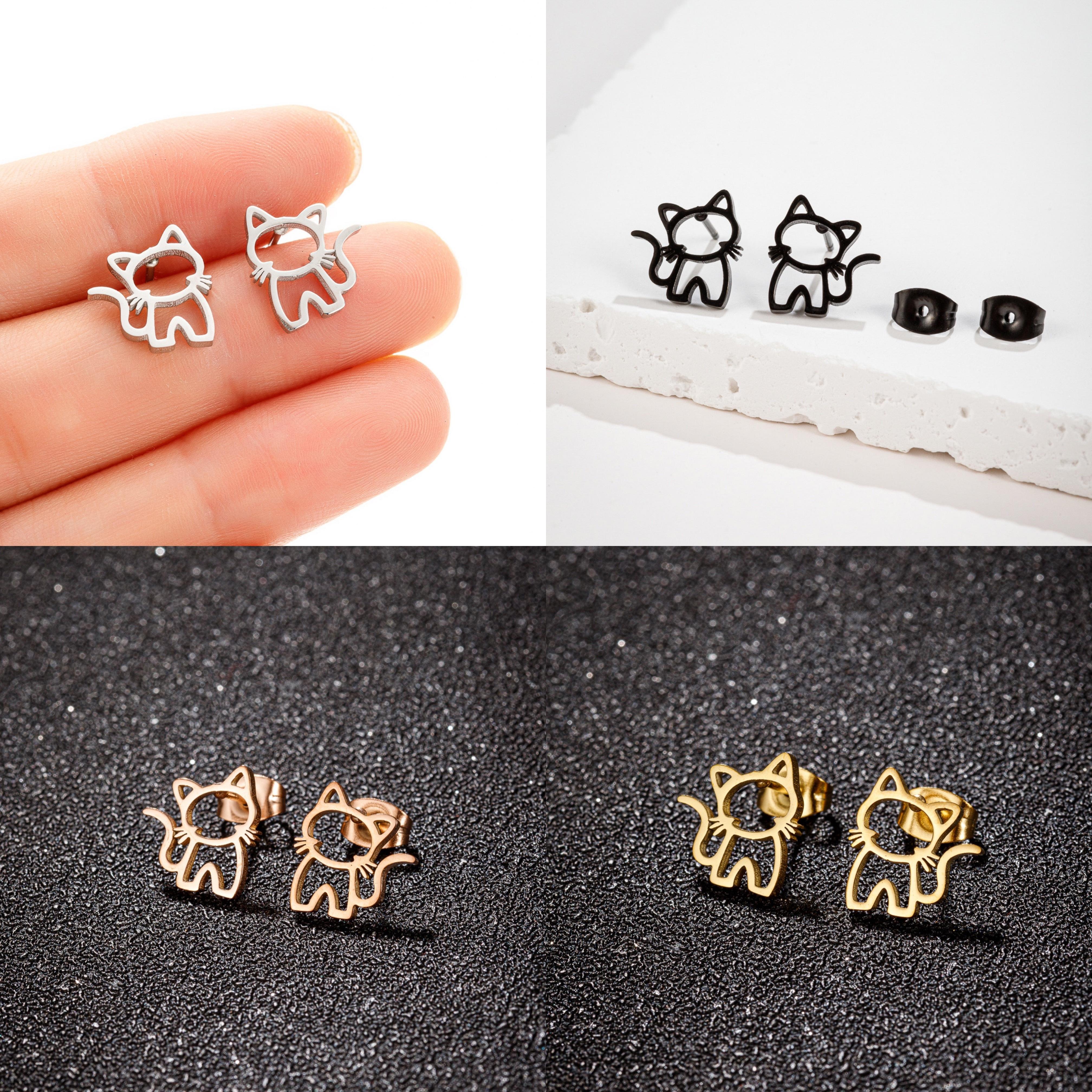 Lot de 1-4 Paires de Boucles d'Oreilles Clous en Acier Inoxydable à Motif Chat Mignon en Couleurs pour Hommes, Cadeaux Punk pour Étudiants, Bijoux Tendance pour Petites Boucles d'Oreilles
Lot de 1-4 Paires de Boucles d'Oreilles Clous en Acier Inoxydable à Motif Chat Mignon en Couleurs pour Hommes, Cadeaux Punk pour Étudiants, Bijoux Tendance pour Petites Boucles d'Oreilles