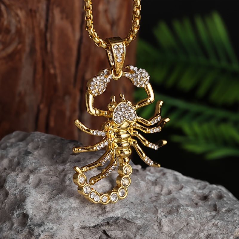 Collier hip-hop de luxe tendance avec pendentif scorpion en zircon doré, bijou pour homme et femme, idéal pour les soirées et les passionnés de moto
Collier hip-hop de luxe tendance avec pendentif scorpion en zircon doré, bijou pour homme et femme, idéal pour les soirées et les passionnés de moto