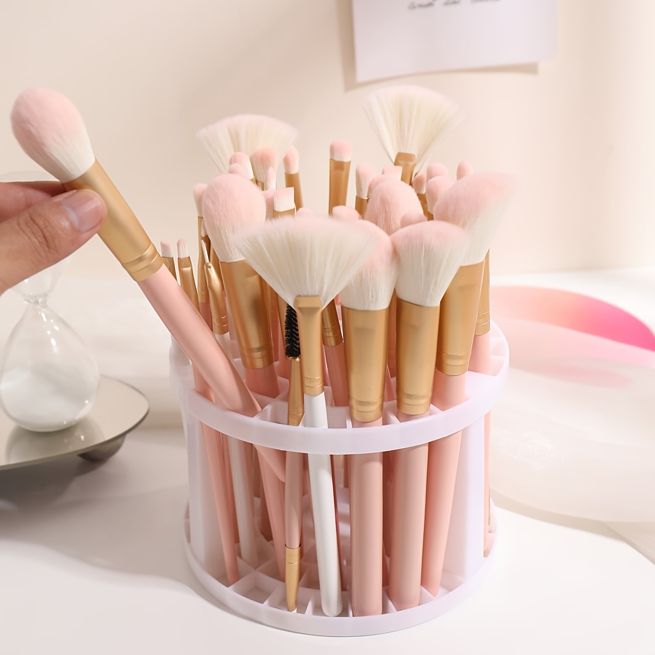 1pc Makeup Brush Storage Stand, Desk Stand Holding Rack For Pen, Pencil, Eyeliner, Cosmetic Brush
1pc Makeup Brush Storage Stand, Desk Stand Holding Rack For Pen, Pencil, Eyeliner, Cosmetic Brush