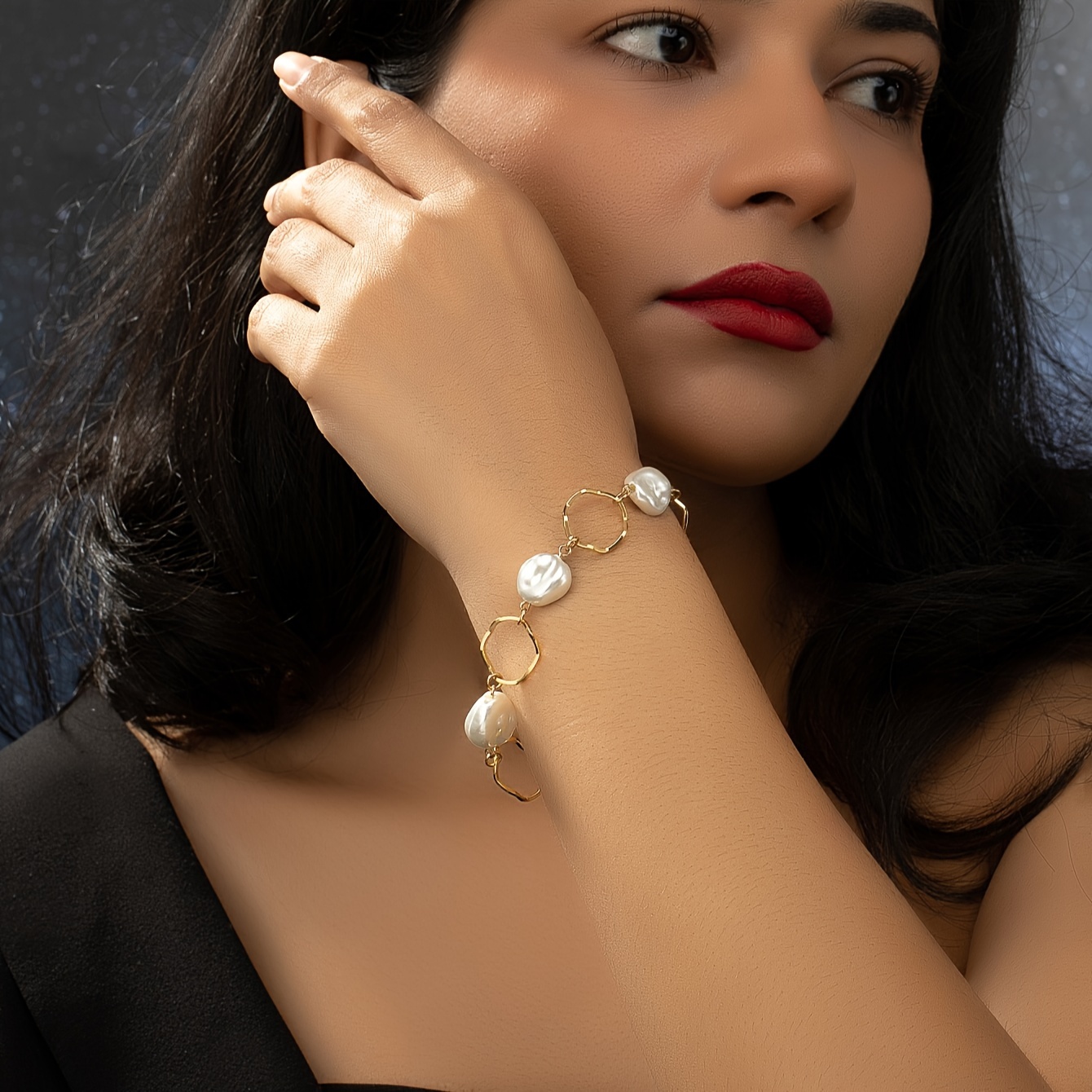 1pc Bracelet Élégant en Perles Baroques, Chaîne Simple en Cuivre avec Fausses Perles, Bijou Polyvalent pour Toutes les
1pc Bracelet Élégant en Perles Baroques, Chaîne Simple en Cuivre avec Fausses Perles, Bijou Polyvalent pour Toutes les