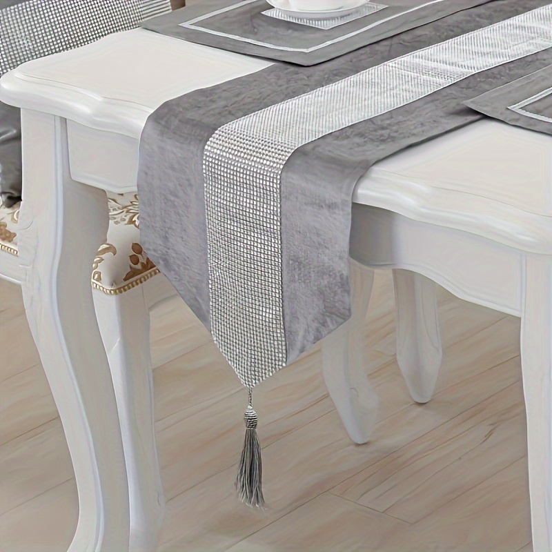 1pc Table Runner With Sequined Rhinestones And Tassels, Artificial Diamond Striped Tablecloth, Dining Table Runner, Home Kitchen Dining Table Decor
1pc Table Runner With Sequined Rhinestones And Tassels, Artificial Diamond Striped Tablecloth, Dining Table Runner, Home Kitchen Dining Table Decor