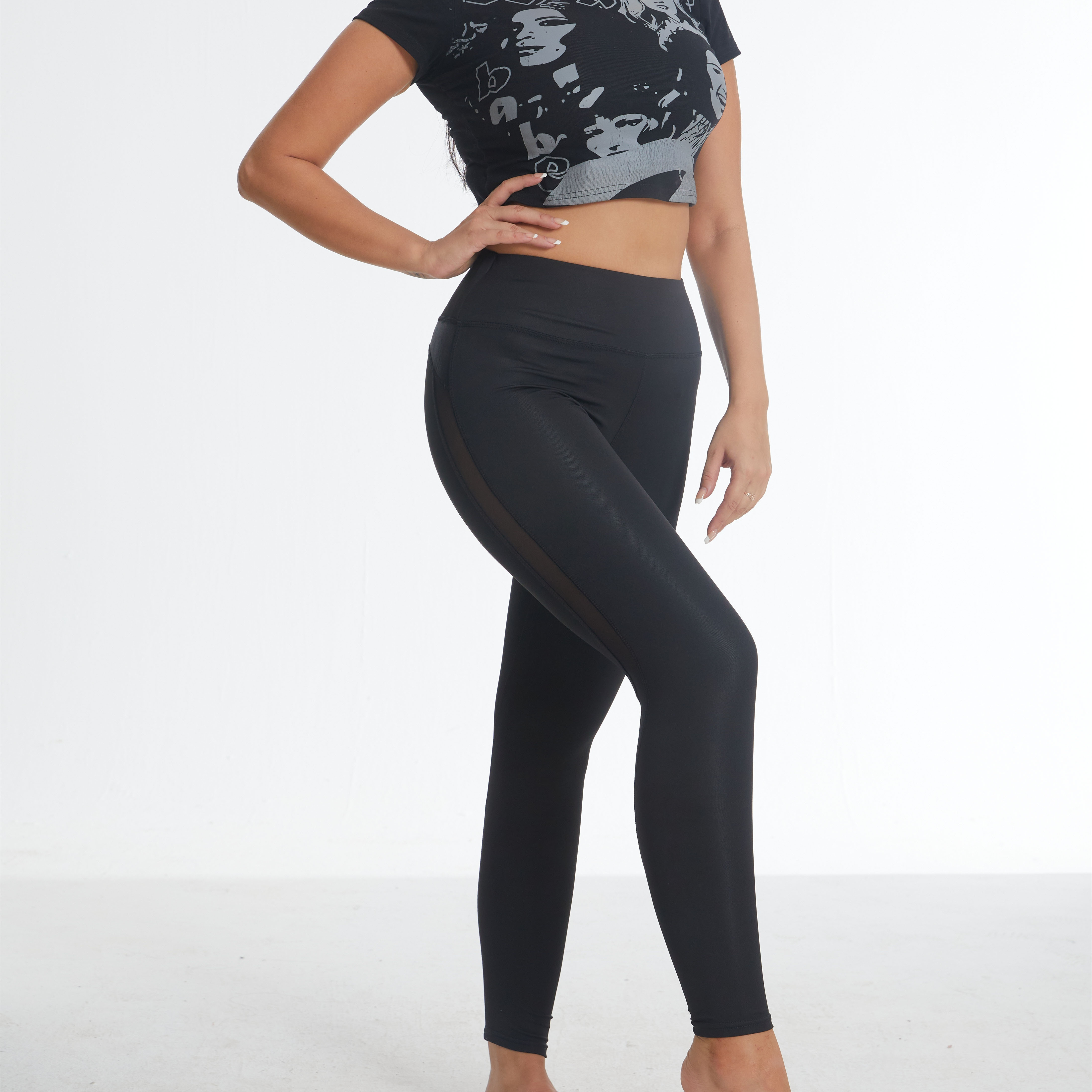High Waist Contrast Mesh Yoga Leggings For Women - Fashionable Running And Fitness Tights With Breathable Fabric
High Waist Contrast Mesh Yoga Leggings For Women - Fashionable Running And Fitness Tights With Breathable Fabric