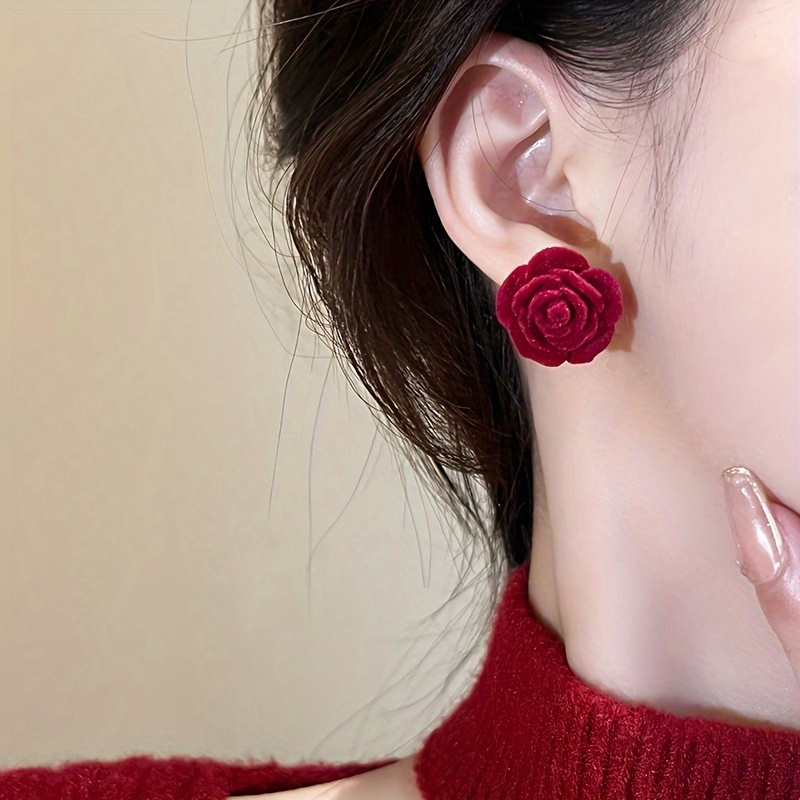 Red Velvet Rose Flower Stud Earrings For Women, Vintage Elegant Floral Ear Jewelry, Simple For Fashion Accessory For Women
Red Velvet Rose Flower Stud Earrings For Women, Vintage Elegant Floral Ear Jewelry, Simple For Fashion Accessory For Women