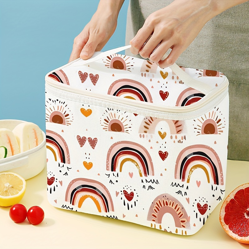 Sac déjeuner réutilisable avec impression arc-en-ciel et cœur, parfait pour l'école ou le travail - Lavable à la main, fabriqué en polyester, forme carrée
Sac déjeuner réutilisable avec impression arc-en-ciel et cœur, parfait pour l'école ou le travail - Lavable à la main, fabriqué en polyester, forme carrée