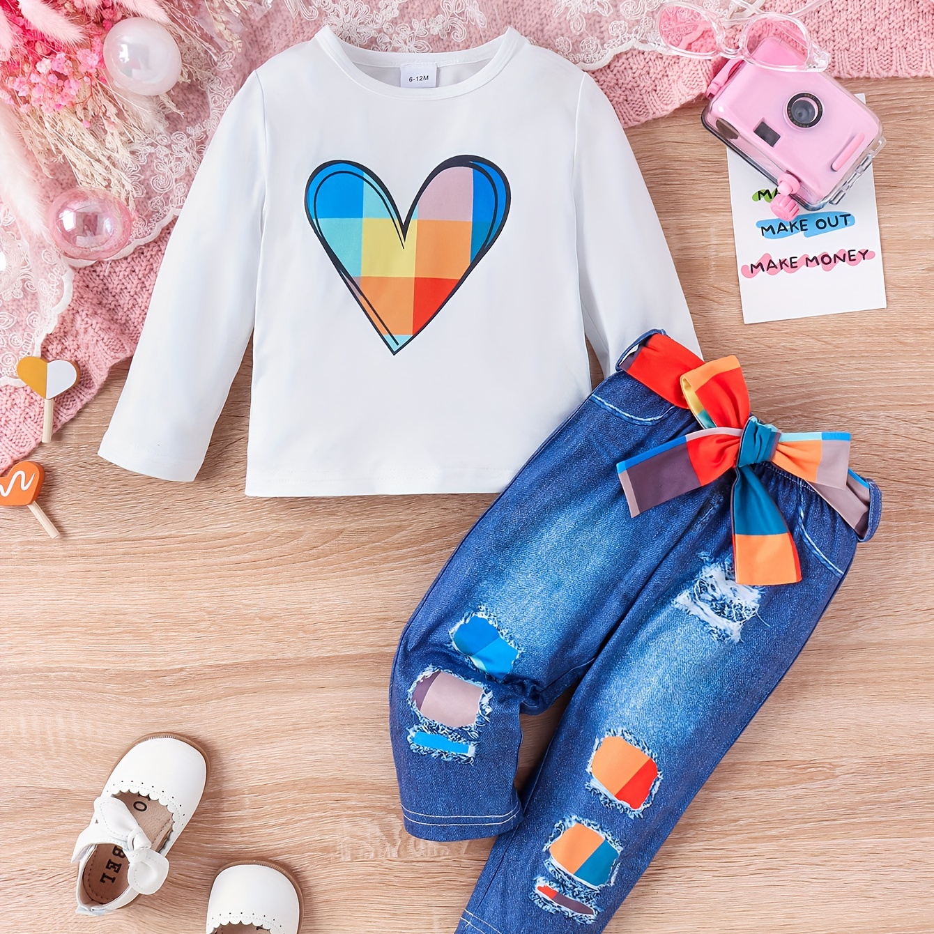 Cute Baby Kid Girls White Long Sleeve Cartoon Colorful Heart Print Pullover Top + Faux Denim Two-piece Suit
Cute Baby Kid Girls White Long Sleeve Cartoon Colorful Heart Print Pullover Top + Faux Denim Two-piece Suit