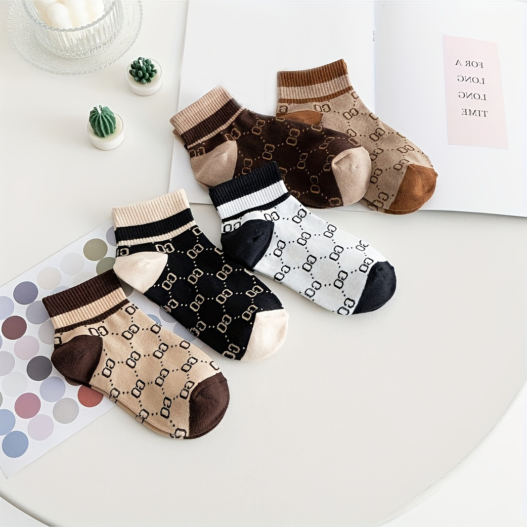 5 Pairs Letter Pattern Socks, Trendy & Breathable Short Socks, Women's Stockings & Hosiery
5 Pairs Letter Pattern Socks, Trendy & Breathable Short Socks, Women's Stockings & Hosiery