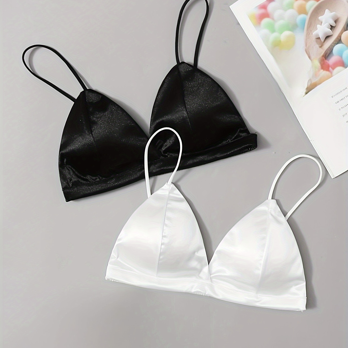 Women's Everyday Bras 2-pack - Mature Style Polyamide Blend Plunge Wireless Bra With Non-removable Padding, Solid Color With Lettuce Trim Detail
Women's Everyday Bras 2-pack - Mature Style Polyamide Blend Plunge Wireless Bra With Non-removable Padding, Solid Color With Lettuce Trim Detail