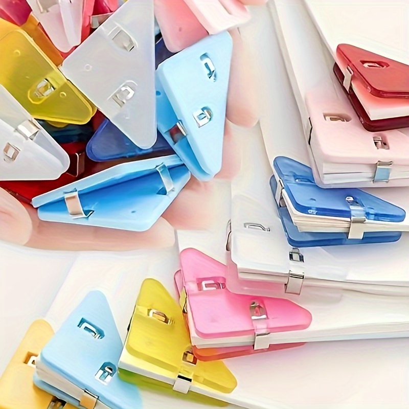 10/20/30/40 Colorful Triangle Paper Clips, Durable Plastic, Multi-functional Non-slip, Suitable For Office, Study, File And Storage Organization
10/20/30/40 Colorful Triangle Paper Clips, Durable Plastic, Multi-functional Non-slip, Suitable For Office, Study, File And Storage Organization