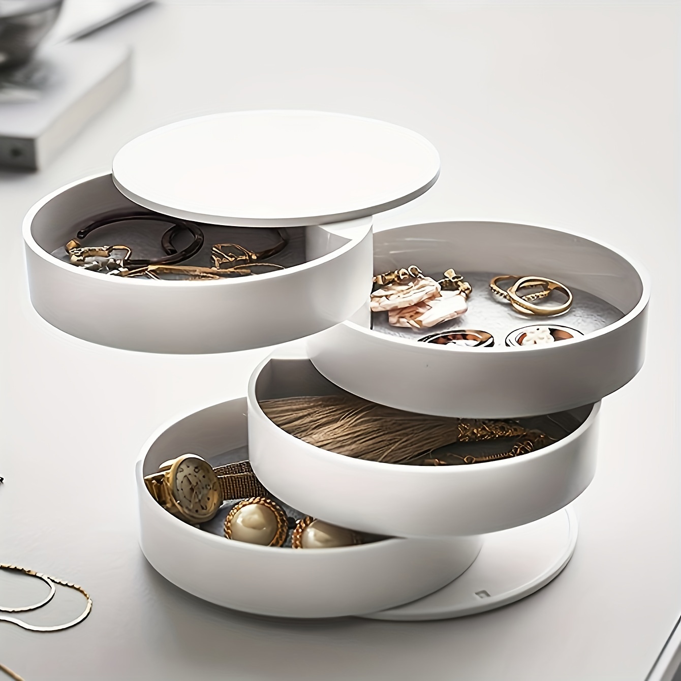 1pc Minimalist Modern 360-degree Rotating Jewelry Storage Box, Jewelry Display Tray, Desktop Organizer With Lid - The Perfect Jewelry, Makeup And Hair Accessories Storage
1pc Minimalist Modern 360-degree Rotating Jewelry Storage Box, Jewelry Display Tray, Desktop Organizer With Lid - The Perfect Jewelry, Makeup And Hair Accessories Storage