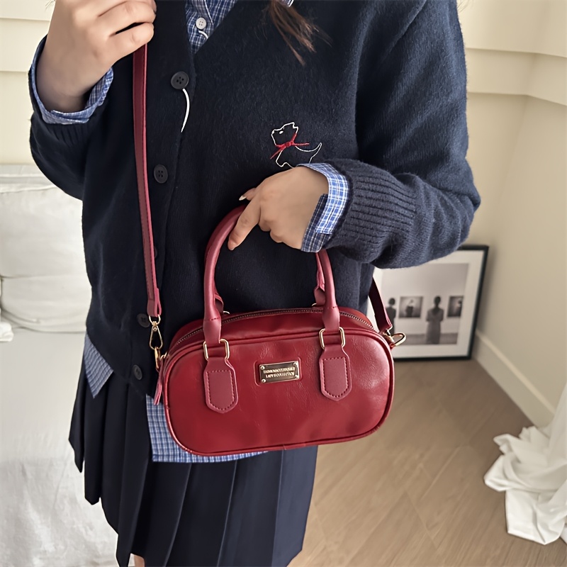 1pc Vintage Style Leather Messenger Bag, Solid Color, Adjustable Strap, Zipper Closure, Nylon , Foldable Design, Edge Paint Detail, Crossbody Handbag For Women
1pc Vintage Style Leather Messenger Bag, Solid Color, Adjustable Strap, Zipper Closure, Nylon , Foldable Design, Edge Paint Detail, Crossbody Handbag For Women