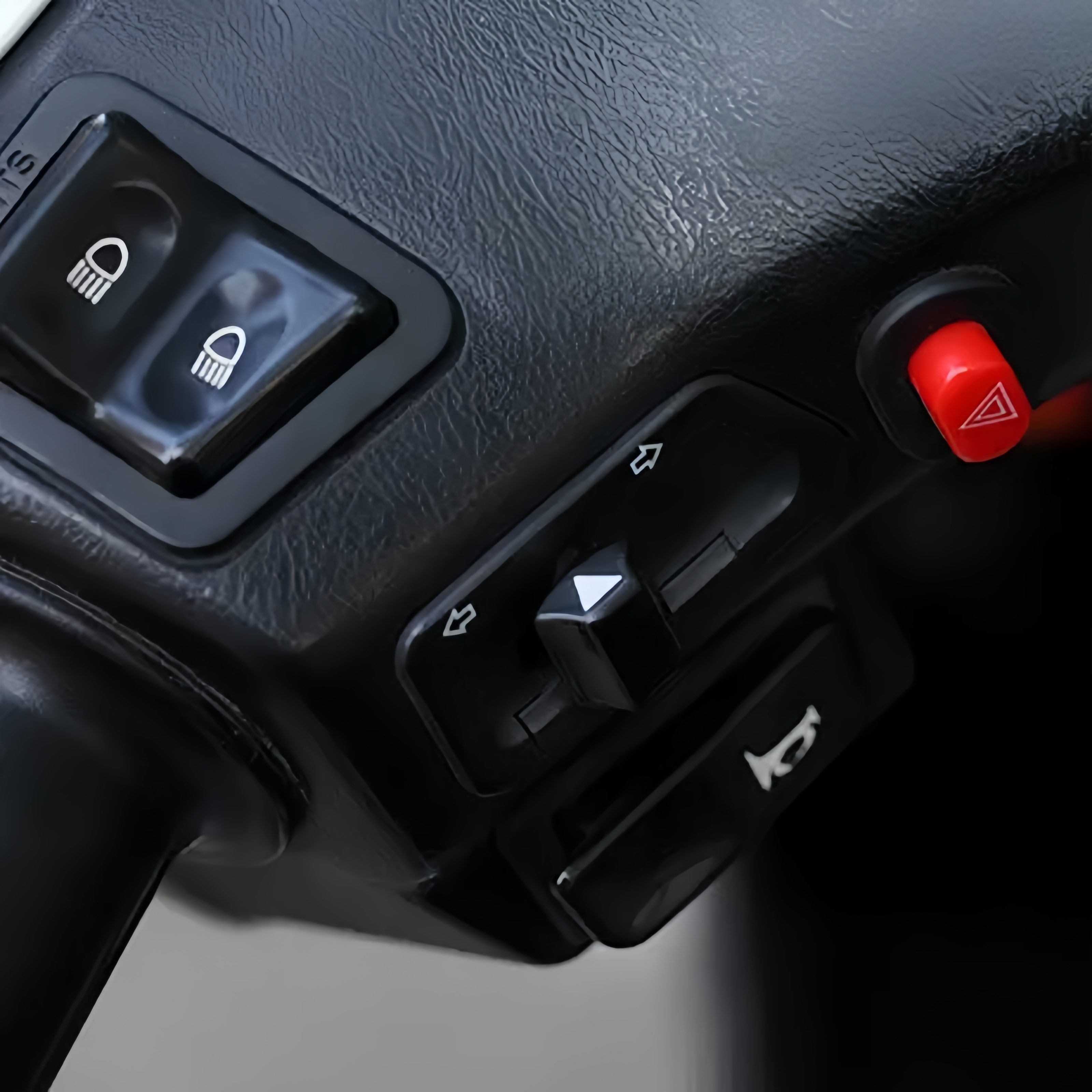 5pcs Scooter Start Button Electric Bike Switches Repair Parts, Horn & Turn Signal Handlebar Control Switch Set - Pc Material
5pcs Scooter Start Button Electric Bike Switches Repair Parts, Horn & Turn Signal Handlebar Control Switch Set - Pc Material