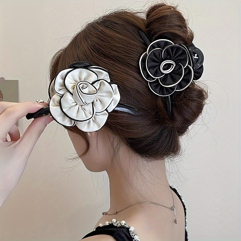 1pc Elegant Floral Hair Clip - Chic Fabric Design, Single Shark Clip, Sophisticated Hair Accessory For Women
1pc Elegant Floral Hair Clip - Chic Fabric Design, Single Shark Clip, Sophisticated Hair Accessory For Women