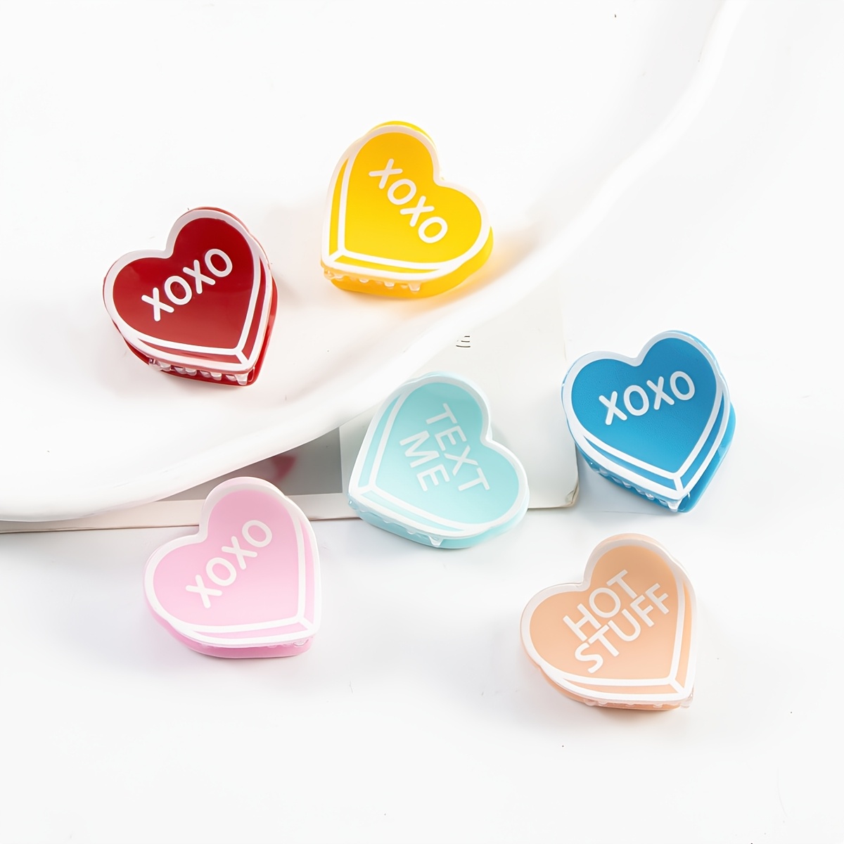 1pc Cute Minimalist Heart-shaped Hair Claw Clip For Women, Pvc Material, Solid Color, Small Size, Valentine's Day - Single Piece
1pc Cute Minimalist Heart-shaped Hair Claw Clip For Women, Pvc Material, Solid Color, Small Size, Valentine's Day - Single Piece
