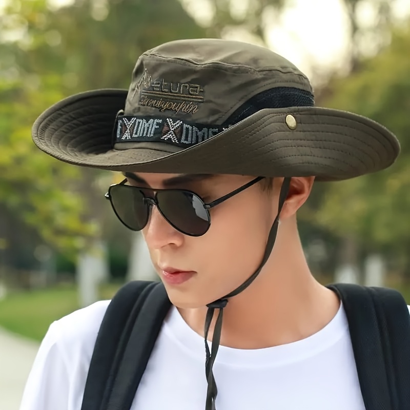 Un chapeau de soleil d'extérieur pour hommes, adapté aux de pêche avec une protection solaire, doté d'une large bordure pour une meilleure défense UV et d'un design en respirante.
Un chapeau de soleil d'extérieur pour hommes, adapté aux de pêche avec une protection solaire, doté d'une large bordure pour une meilleure défense UV et d'un design en respirante.