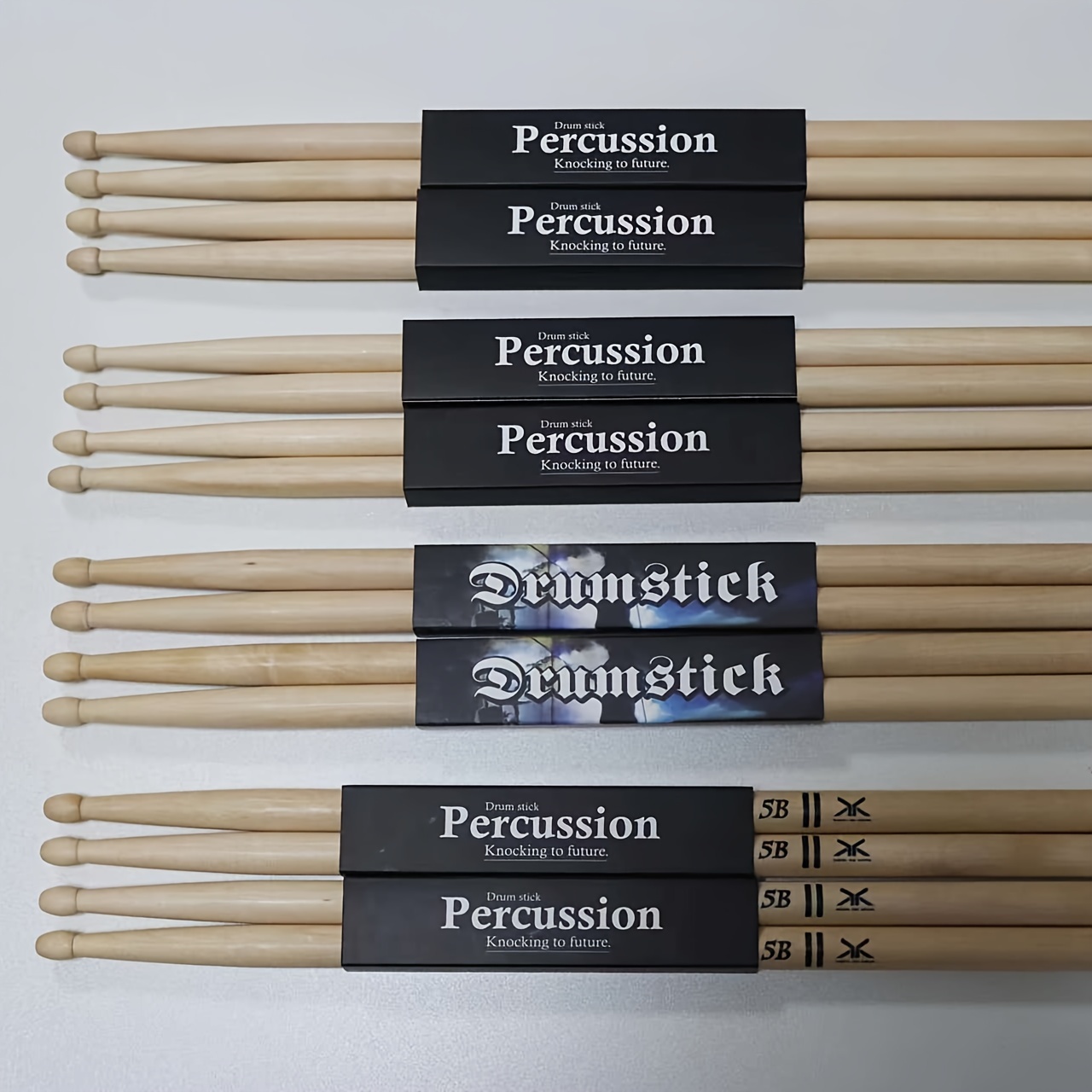 de Batterie en Bois d'Érable Premium pour Percussion - Modèles 5A, 7A, 5B Disponibles - Naturel Non - un Étui en ABS Noir avec Logo Blanc
de Batterie en Bois d'Érable Premium pour Percussion - Modèles 5A, 7A, 5B Disponibles - Naturel Non - un Étui en ABS Noir avec Logo Blanc