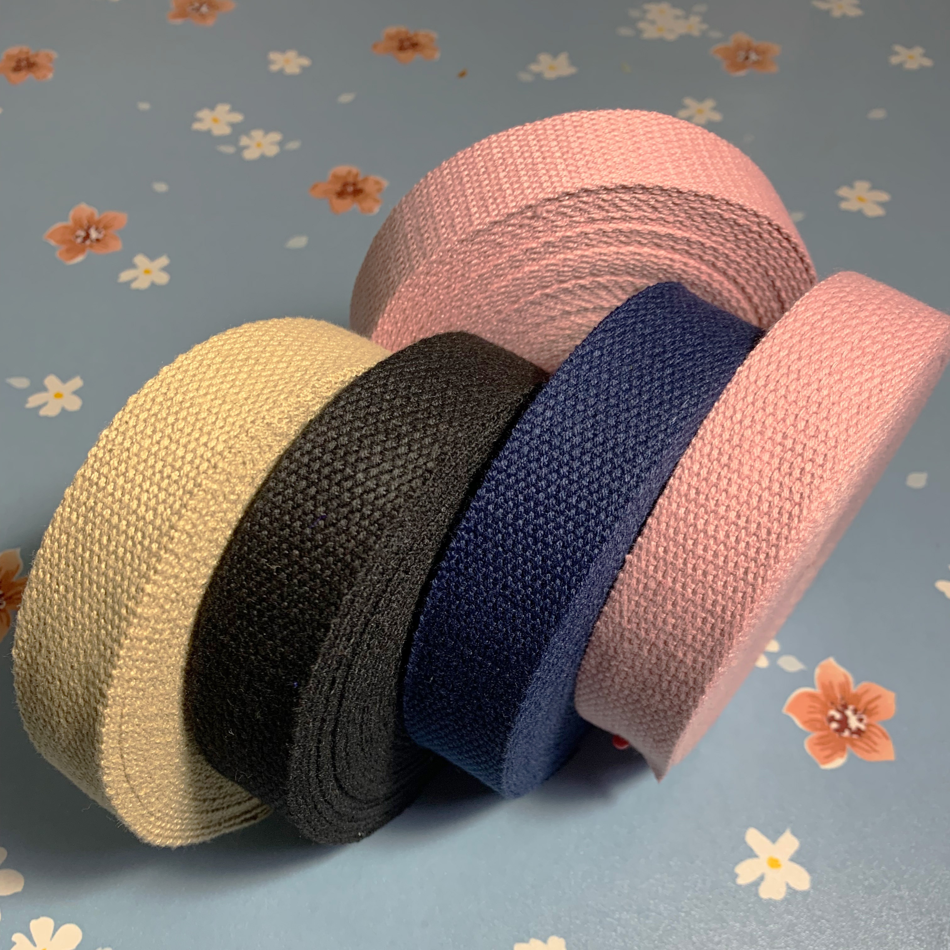 Sturdy Cotton Ribbon, 2.5cm X 5m, 0.14cm Thick, 4 Colors - Perfect For Diy, Pet Collars, Leashes, Backpacks, And Gardening
Sturdy Cotton Ribbon, 2.5cm X 5m, 0.14cm Thick, 4 Colors - Perfect For Diy, Pet Collars, Leashes, Backpacks, And Gardening
