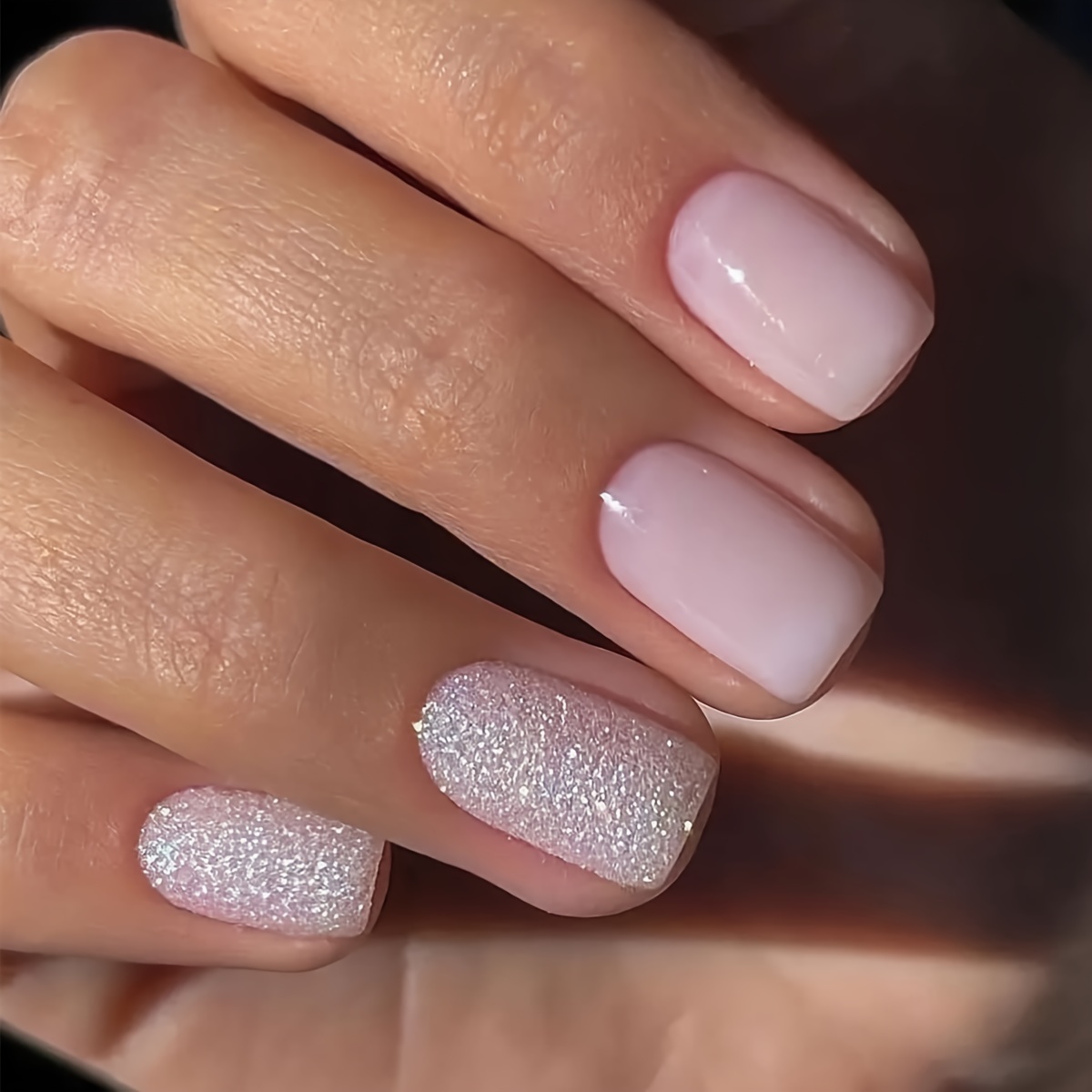 24pcs Pink Square Medium Length Press-on Nails With Mixed Glossy & Glitter Finishes - Full Cover False Nail Set With Pure Color Design
24pcs Pink Square Medium Length Press-on Nails With Mixed Glossy & Glitter Finishes - Full Cover False Nail Set With Pure Color Design