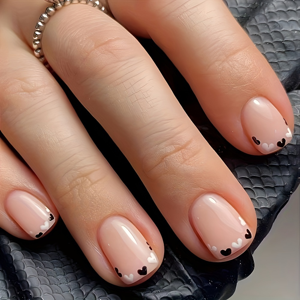 24-piece Short Oval-shaped Fake Nail Set With Heart Pattern, Mixed Colors, Includes Nail Polish And Nail Glue
24-piece Short Oval-shaped Fake Nail Set With Heart Pattern, Mixed Colors, Includes Nail Polish And Nail Glue