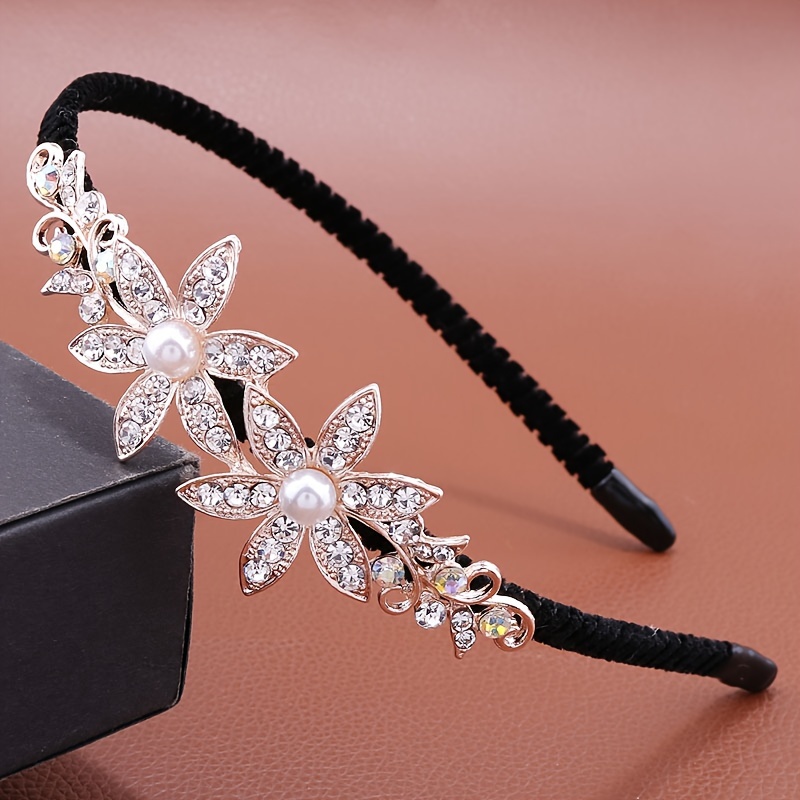 1pc Elegant Floral And Butterfly Rhinestone Hairband, Versatile Hair Accessory For Women, Retro Style, Simple Design For Face Washing And Styling
1pc Elegant Floral And Butterfly Rhinestone Hairband, Versatile Hair Accessory For Women, Retro Style, Simple Design For Face Washing And Styling