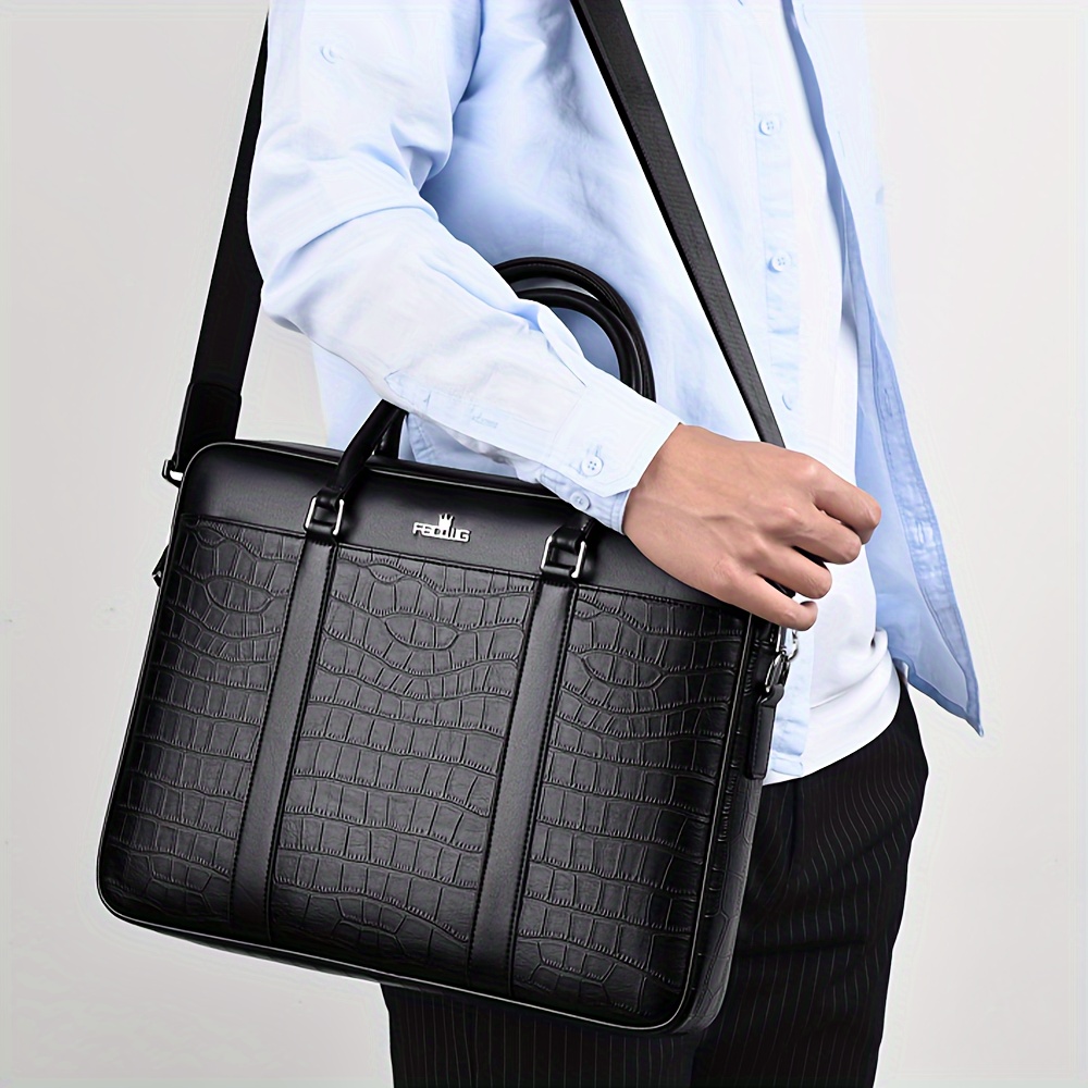Porte- en Similicuir Noir pour Hommes HUABUPS - Grande , Sac d' à Motif Crocodile avec Bandoulière Réglable, Convient pour Ordinateur Portable de 14 Pouces, Idéal pour & les Quotidiens
Porte- en Similicuir Noir pour Hommes HUABUPS - Grande , Sac d' à Motif Crocodile avec Bandoulière Réglable, Convient pour Ordinateur Portable de 14 Pouces, Idéal pour & les Quotidiens