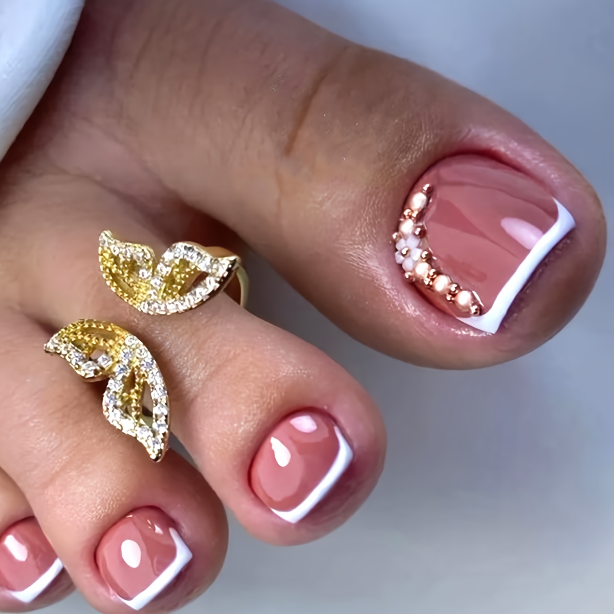 Drilled White French European And American Toe Nail Pieces For Hot Girls To Wear Nail Pieces Finished Wholesale Nail Stickers 24pcs Per Box With Nail Tools, Rubbing Strips And Jelly Glue
Drilled White French European And American Toe Nail Pieces For Hot Girls To Wear Nail Pieces Finished Wholesale Nail Stickers 24pcs Per Box With Nail Tools, Rubbing Strips And Jelly Glue