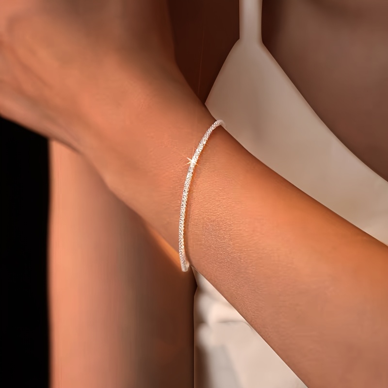 1pc Elegant Minimalist Style Bracelet, Women' Hand Jewelry, Luxury Bracelet For Women Men , Minimalist Elegant Temperament, Wedding Party Jewelry Daily Jewelry, Gifts For Women, Ideal Christmas Gifts
1pc Elegant Minimalist Style Bracelet, Women' Hand Jewelry, Luxury Bracelet For Women Men , Minimalist Elegant Temperament, Wedding Party Jewelry Daily Jewelry, Gifts For Women, Ideal Christmas Gifts