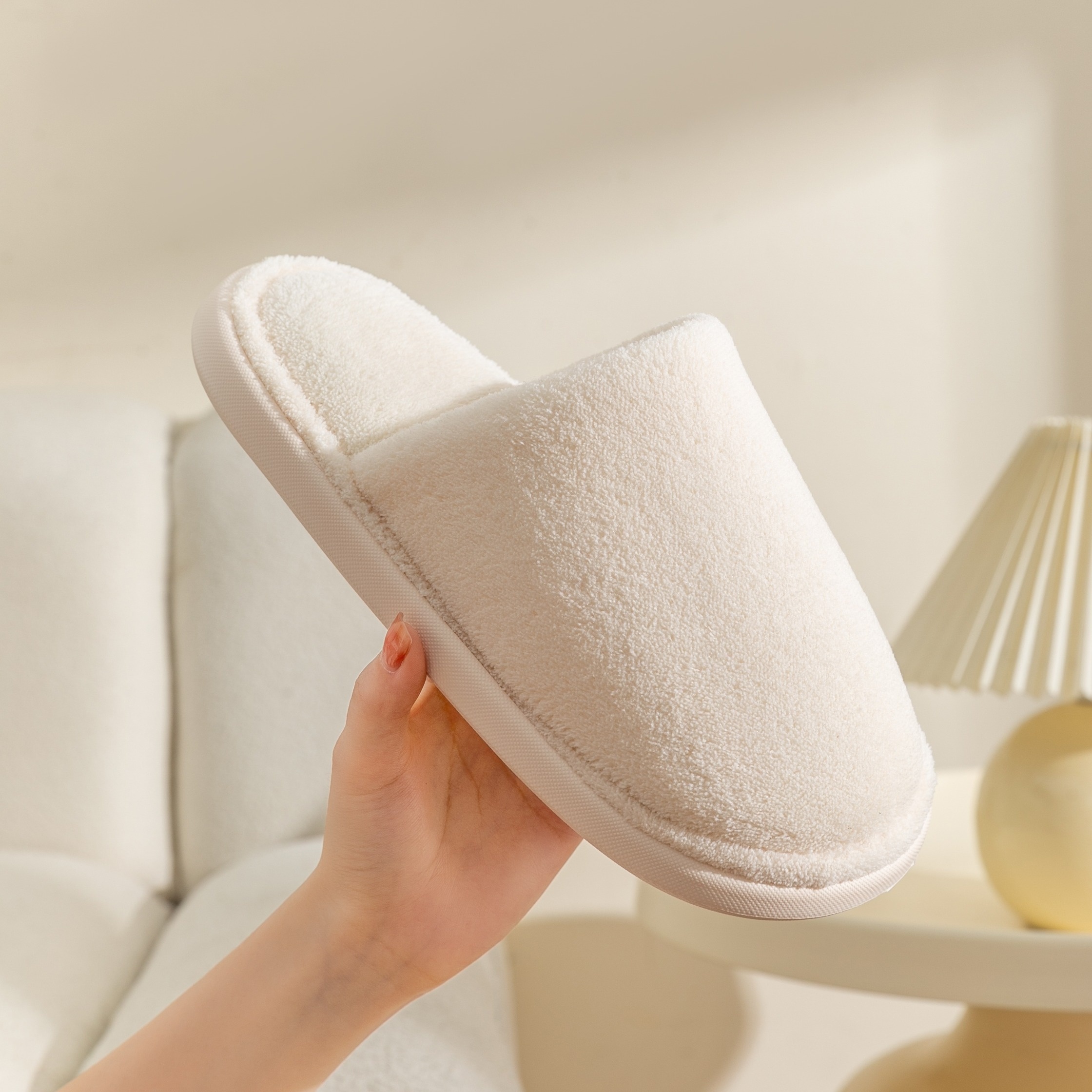 Women's Soft And Cozy Slippers, Breathable, Washable, Flat Sole, Perfect For Indoor Wear, Winter And Autumn
Women's Soft And Cozy Slippers, Breathable, Washable, Flat Sole, Perfect For Indoor Wear, Winter And Autumn