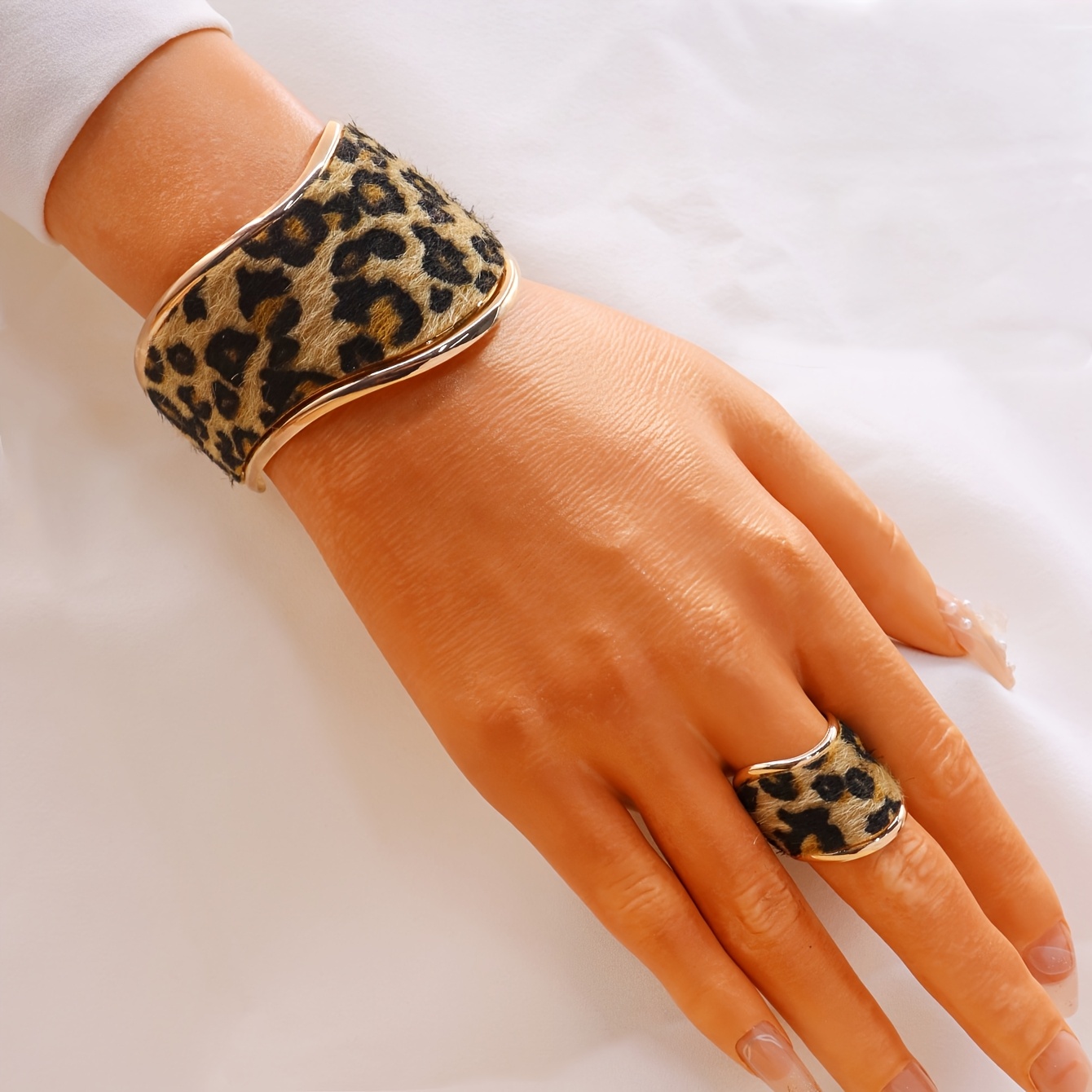 2pcs Fashion Print Bracelets For Women, Suitable For Vacation, Party, Travel, Shopping,
2pcs Fashion Print Bracelets For Women, Suitable For Vacation, Party, Travel, Shopping,