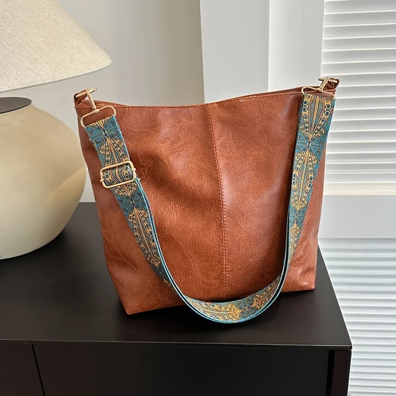 Large Capacity Pu Leather Shoulder Bag For Women, With Wide Geometric Strap, Retro Style Bag For Shopping & Travel
Large Capacity Pu Leather Shoulder Bag For Women, With Wide Geometric Strap, Retro Style Bag For Shopping & Travel
