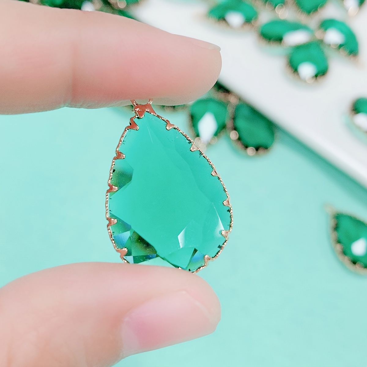 Nouveau pendentif de DIY en artificiel en de , adapté de boucles d'oreilles, de , de pendentifs et décoratifs.
Nouveau pendentif de DIY en artificiel en de , adapté de boucles d'oreilles, de , de pendentifs et décoratifs.