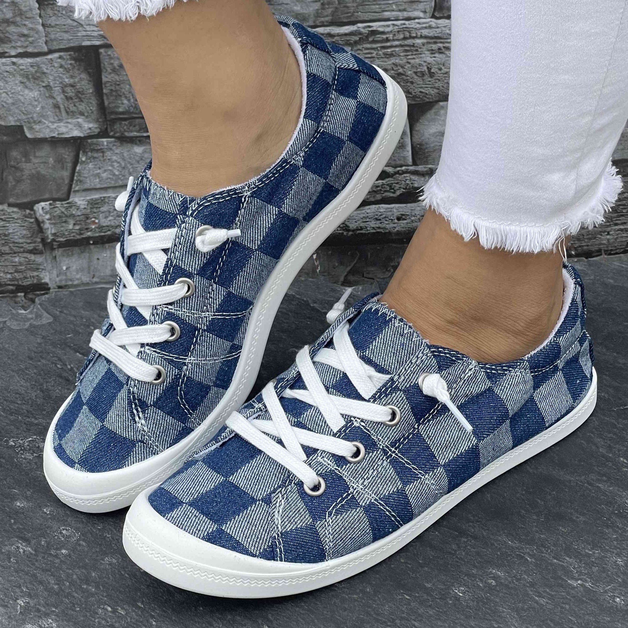 New Plaid Print Women's Shoes, Fashion Casual Flat Canvas Sneakers Slip On Walking Shoes
New Plaid Print Women's Shoes, Fashion Casual Flat Canvas Sneakers Slip On Walking Shoes