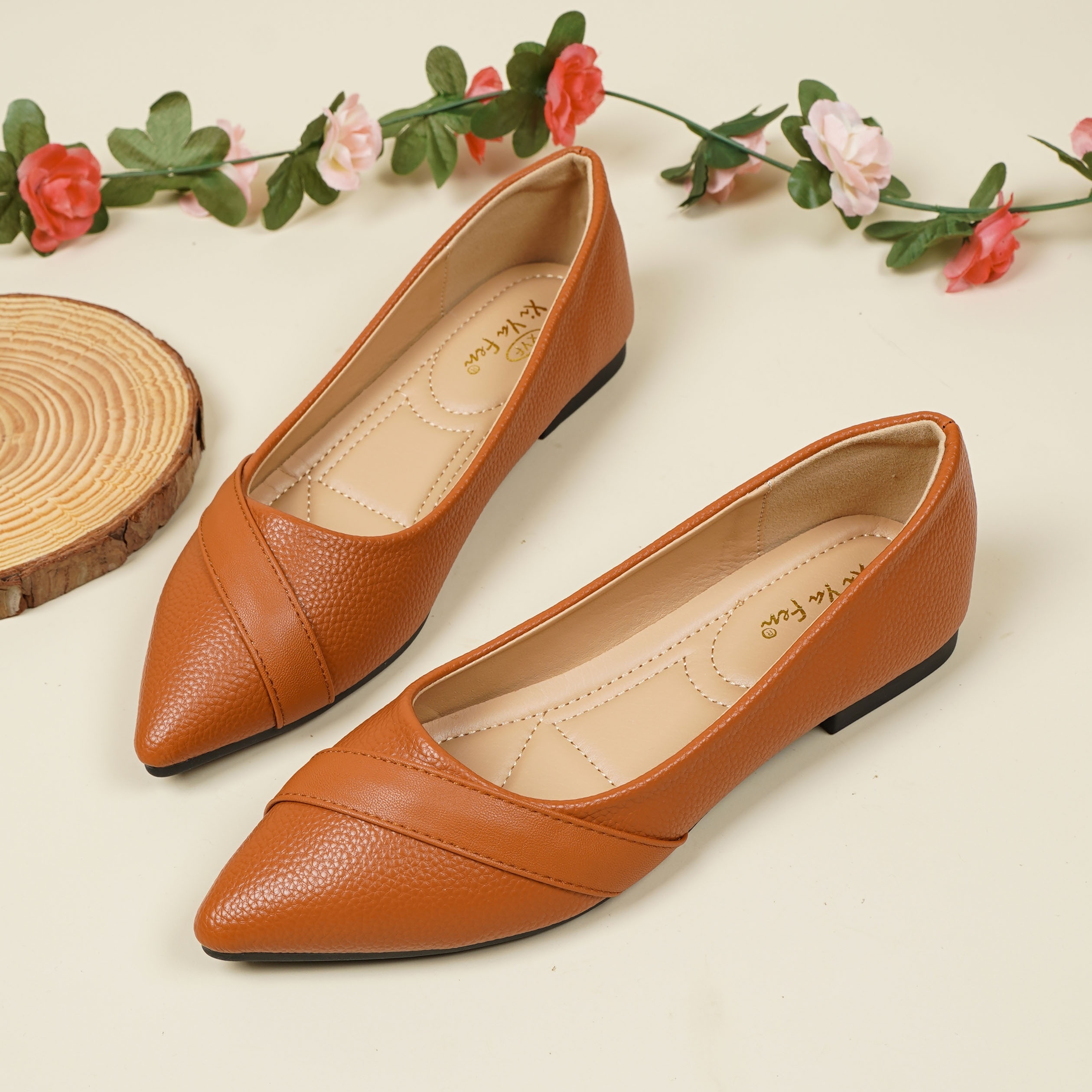 Women's Solid Color Flat Shoes, Casual Point Toe Slip On Shoes, Lightweight & Comfortable Shoes
Women's Solid Color Flat Shoes, Casual Point Toe Slip On Shoes, Lightweight & Comfortable Shoes