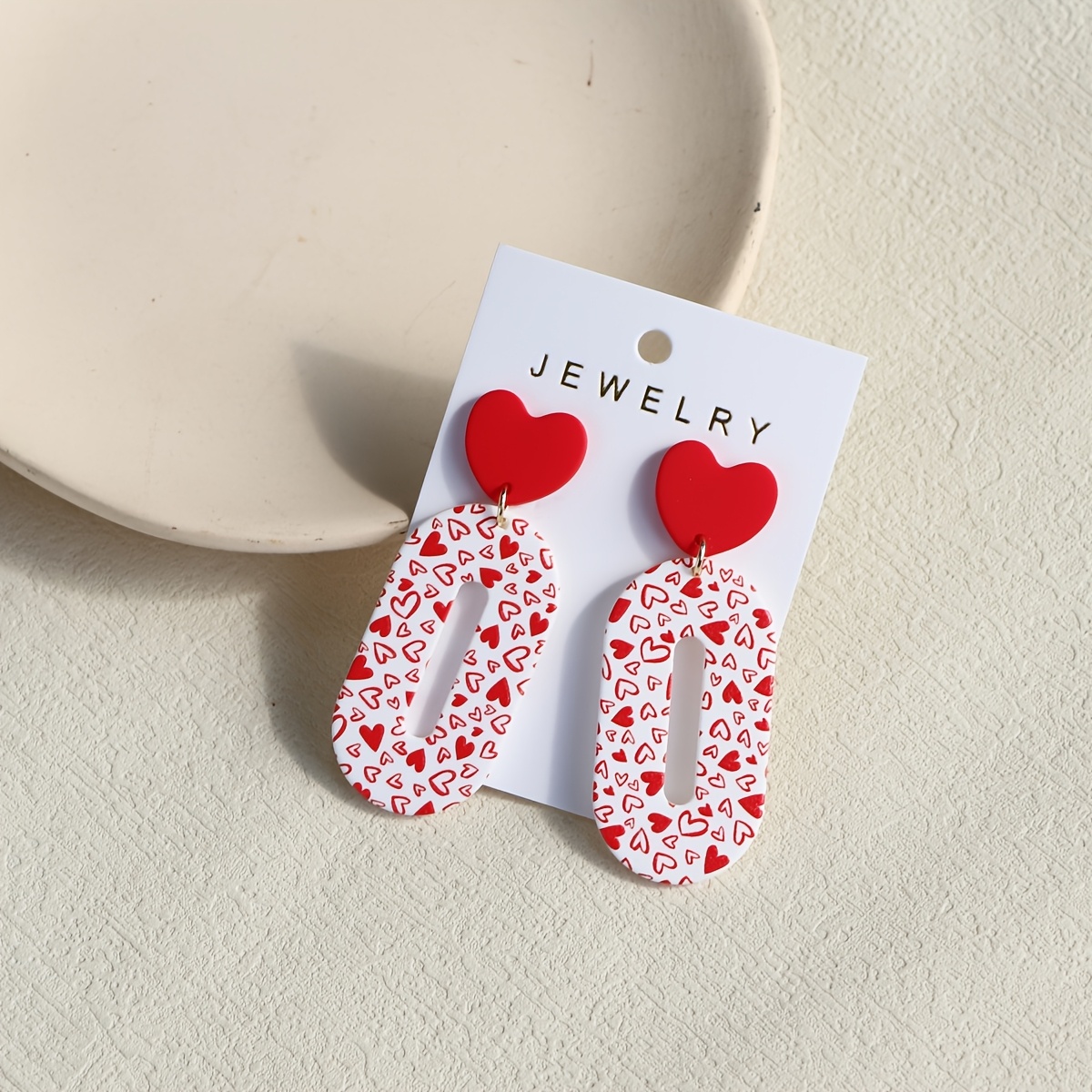 1 Pair Of Women's Valentine's Day Romantic Small Heart Small Love Heart Print Hollow Long Heart Head Clay Texture Long Acrylic Festival Party Earrings
1 Pair Of Women's Valentine's Day Romantic Small Heart Small Love Heart Print Hollow Long Heart Head Clay Texture Long Acrylic Festival Party Earrings