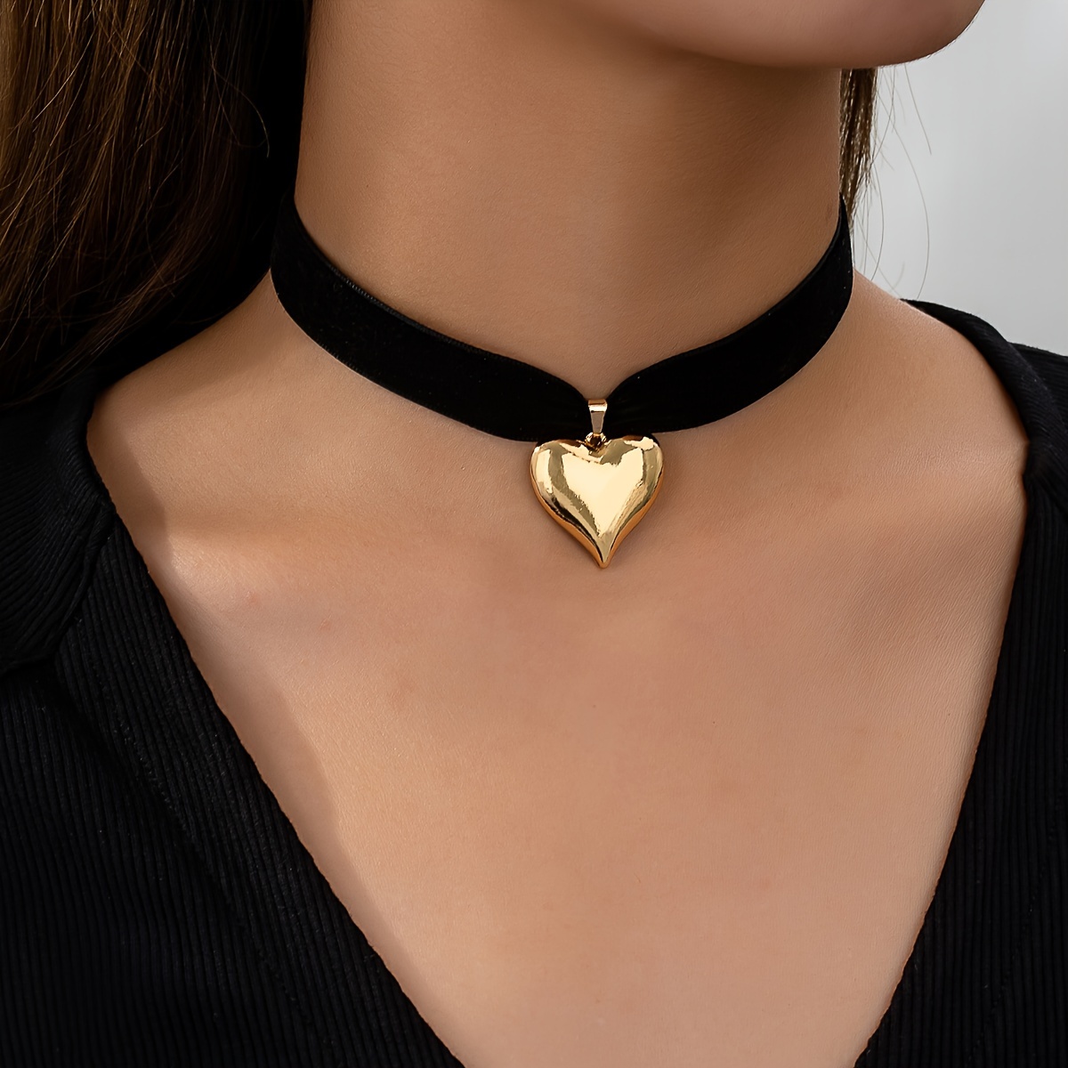1pc Collier Élégant et Sexy en de Cœur avec Sangle en Flanelle Noire, Collier de Clavicule Simple en de Cœur
1pc Collier Élégant et Sexy en de Cœur avec Sangle en Flanelle Noire, Collier de Clavicule Simple en de Cœur